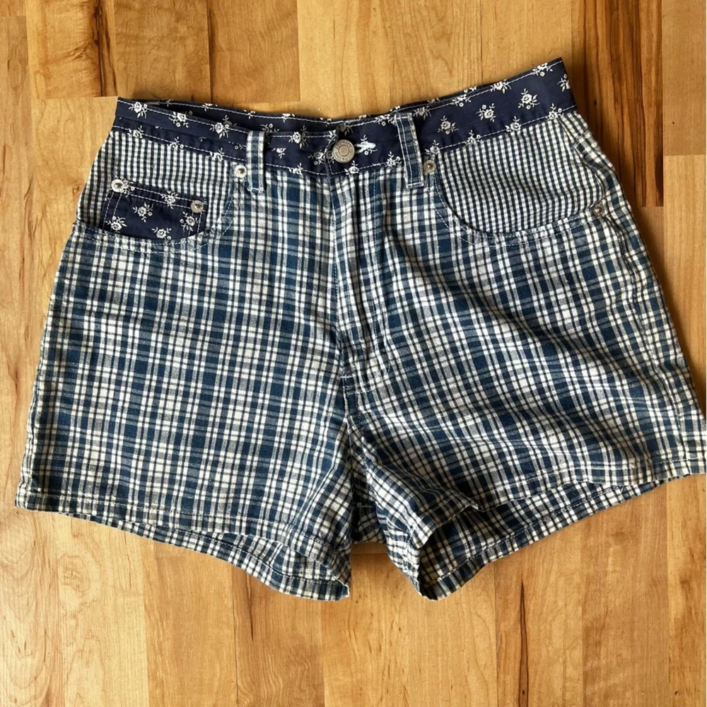 Vintage CottageCore Gingham Plaid Floral Cotton Shorts - Picture 1 of 8